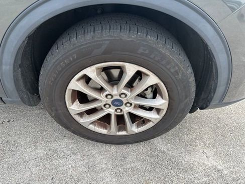 Used 2020 Ford Escape SE image 12