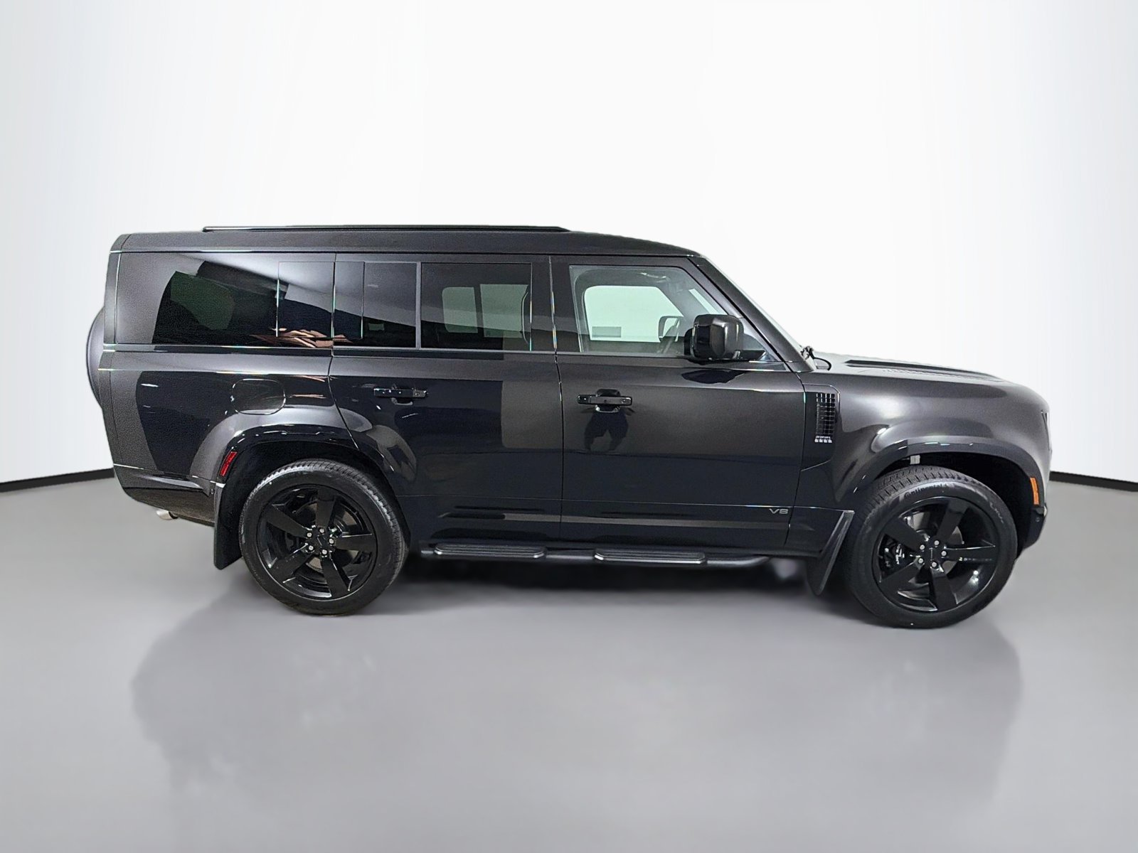 New 2026 Land Rover Defender 130 V8 AWD/4WD image 6