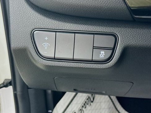 Certified 2024 Kia Seltos X-Line AWD/4WD image 9