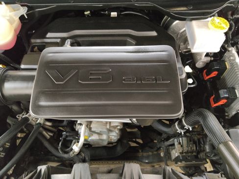 Used 2019 RAM 1500 Big Horn image 30