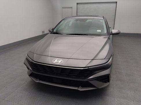 Used 2025 Hyundai Elantra Limited FWD image 15