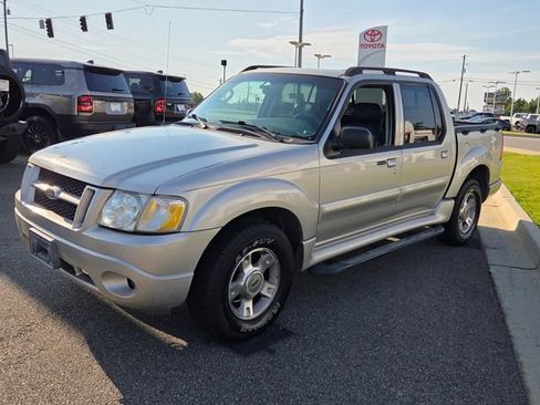 Used 2004 Ford Explorer Sport Trac XLS RWD image 3