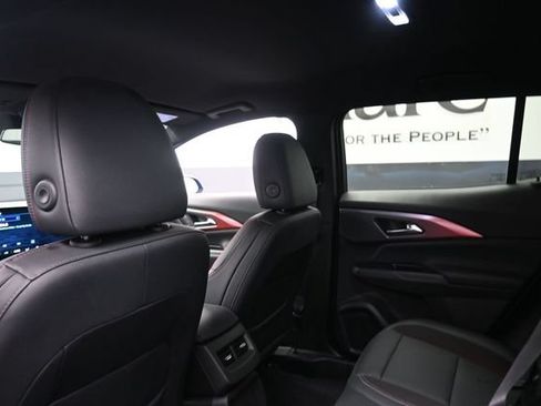 Used 2024 Chevrolet Equinox EV RS FWD image 24