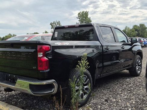 Used 2024 Chevrolet Silverado 1500 LT AWD/4WD image 3