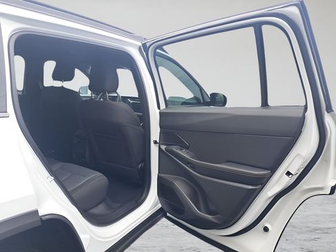 New 2026 Jeep Cherokee Laredo AWD/4WD image 13