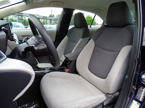 Used 2022 Toyota Corolla LE FWD image 18