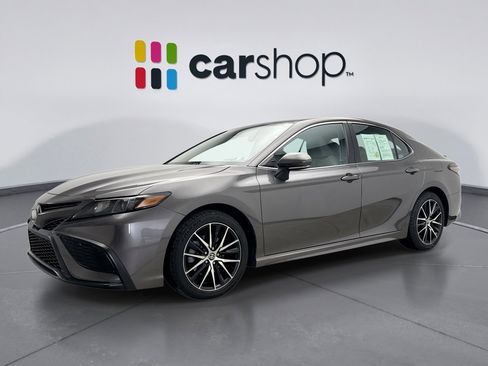 Used 2023 Toyota Camry SE image 1
