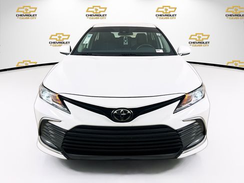 Used 2021 Toyota Camry LE w/ Carpet Mat Package (TMS) image 2