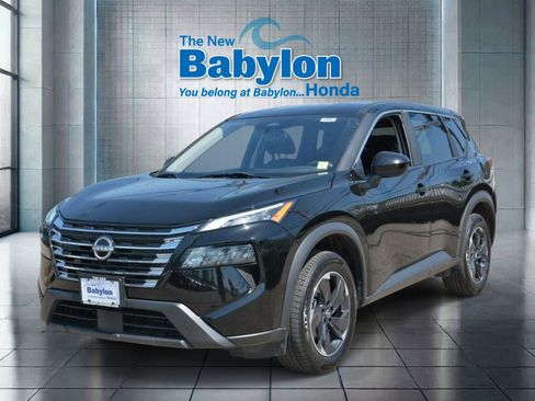Used 2024 Nissan Rogue SV AWD/4WD image 1