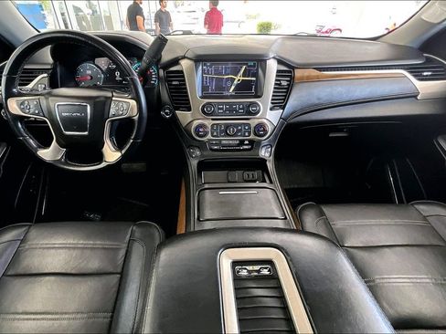Used 2020 GMC Yukon XL Denali w/ Denali Ultimate Package AWD/4WD image 7