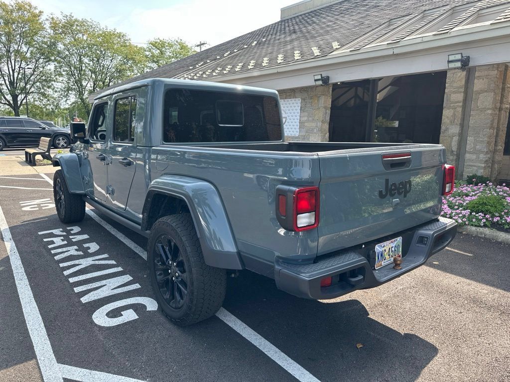 Used 2024 Jeep Gladiator Sport AWD/4WD image 8
