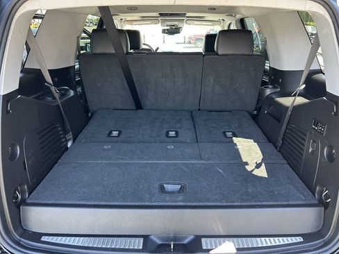 Used 2018 Chevrolet Tahoe LT w/ LT Signature Package AWD/4WD image 24