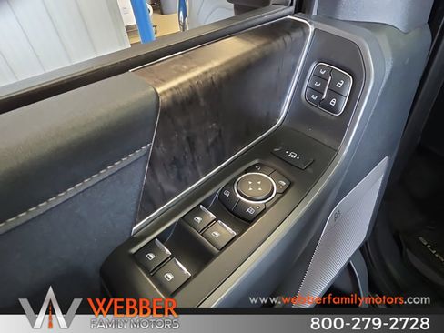 Used 2024 Ford F350 Lariat w/ Lariat Ultimate Package AWD/4WD image 19