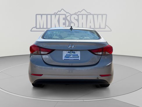 Used 2015 Hyundai Elantra SE w/ Option Group 02 FWD image 4