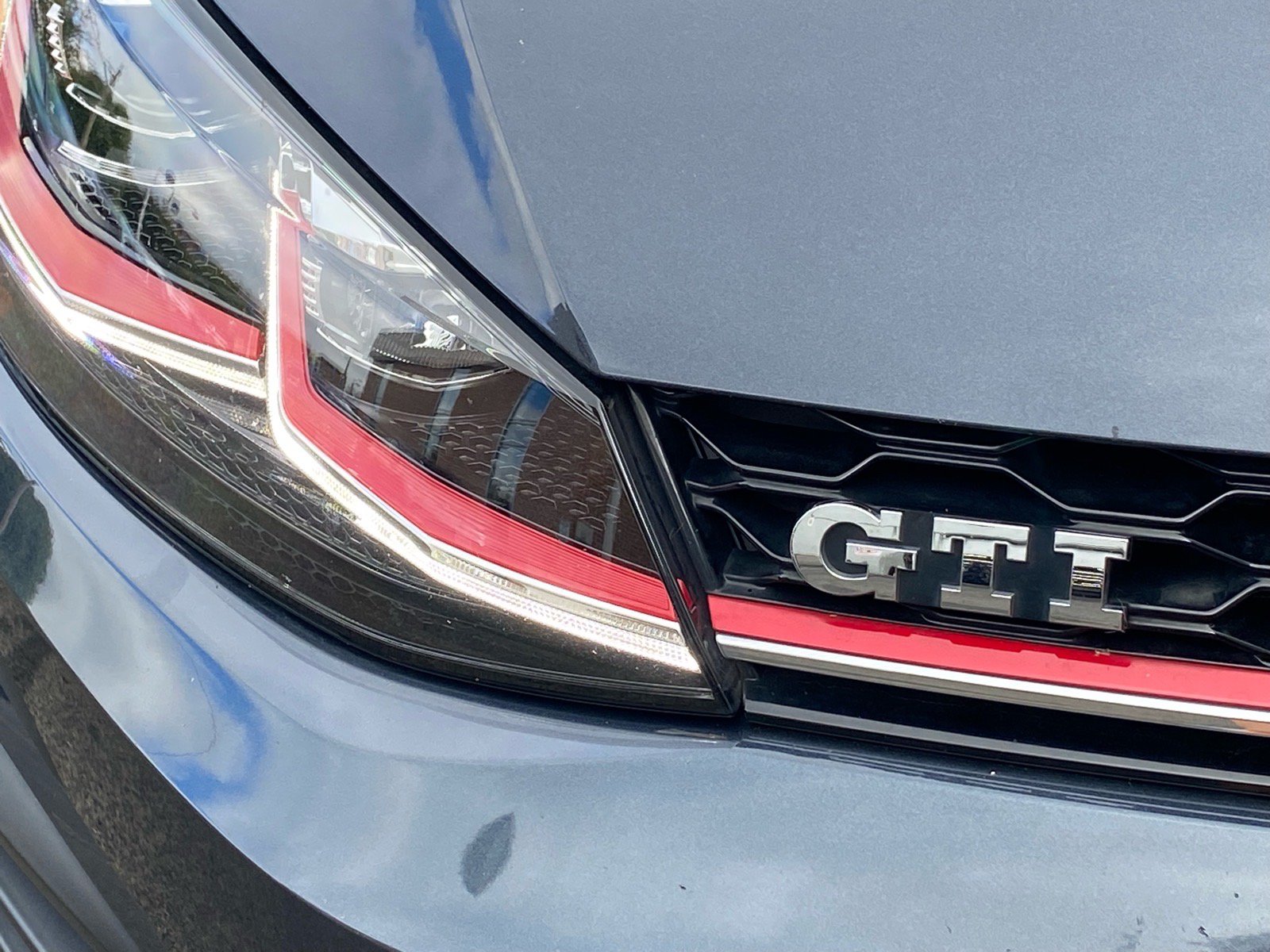 Used 2018 Volkswagen GTI SE FWD image 4