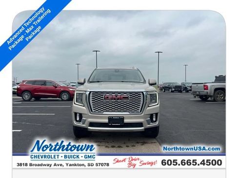 Used 2021 GMC Yukon Denali w/ Denali Premium Package AWD/4WD image 3