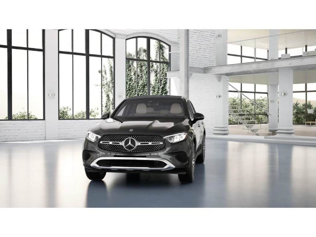 Used 2025 Mercedes-Benz GLC 300 4MATIC image 42