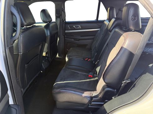 Used 2019 Ford Explorer XLT w/ Equipment Group 202A AWD/4WD image 16