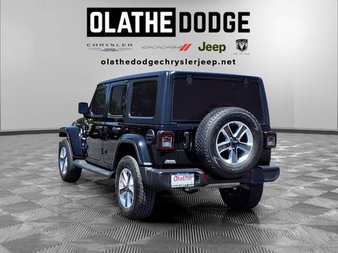 Certified 2022 Jeep Wrangler Unlimited Sahara w/ Cold Weather Group AWD/4WD image 3