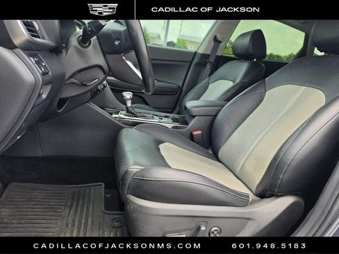 Used 2020 Kia Optima Premium FWD image 14