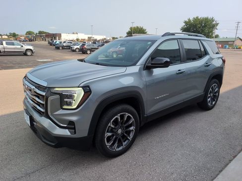 Used 2025 GMC Terrain Elevation w/ Elevation Premium Package AWD/4WD image 4