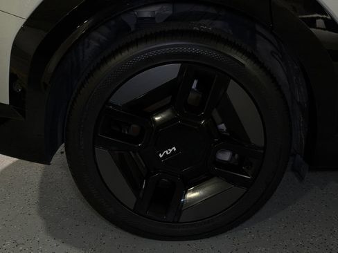 Certified 2024 Kia EV9 GT-Line AWD/4WD image 11