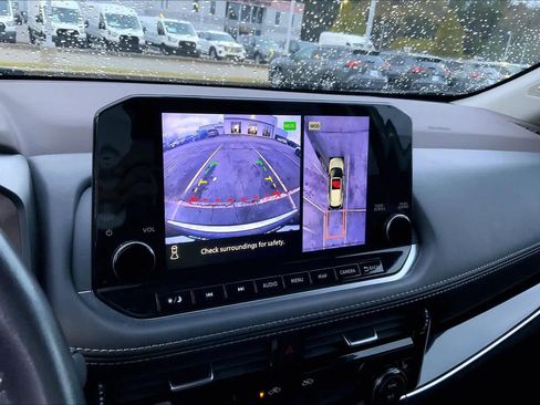 Used 2023 Nissan Rogue SL w/ SL Premium Package image 28