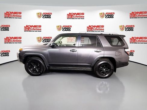 Used 2015 Toyota 4Runner SR5 AWD/4WD image 14
