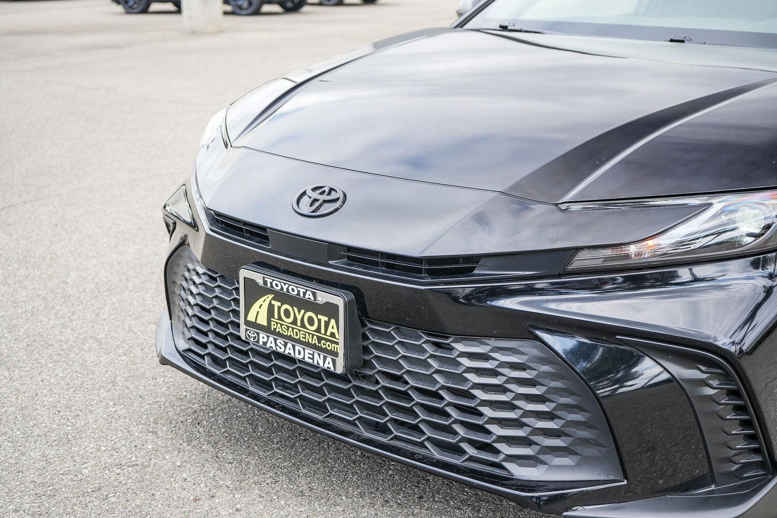 Used 2025 Toyota Camry SE AWD/4WD image 5