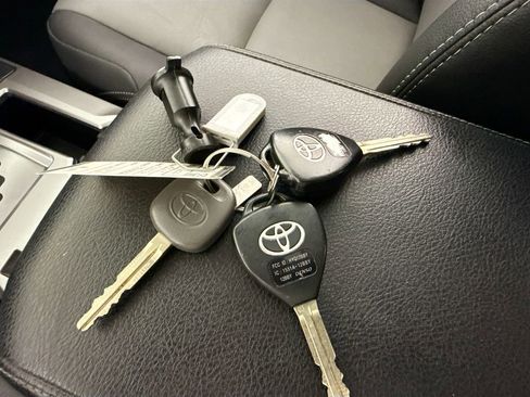 Used 2019 Toyota 4Runner 4WD image 17