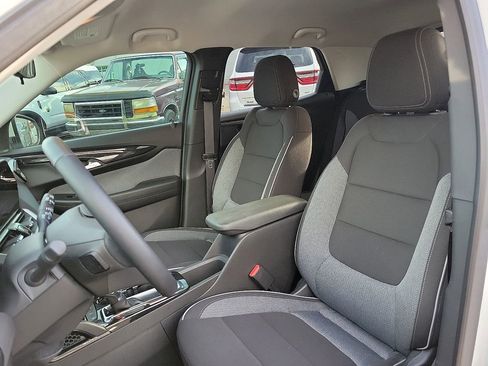 Used 2024 Chevrolet TrailBlazer LT w/ LT Cold Weather Package image 11