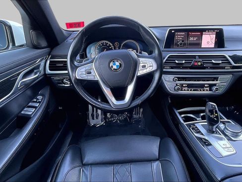 Used 2019 BMW 750i xDrive w/ M Sport Package AWD/4WD image 5