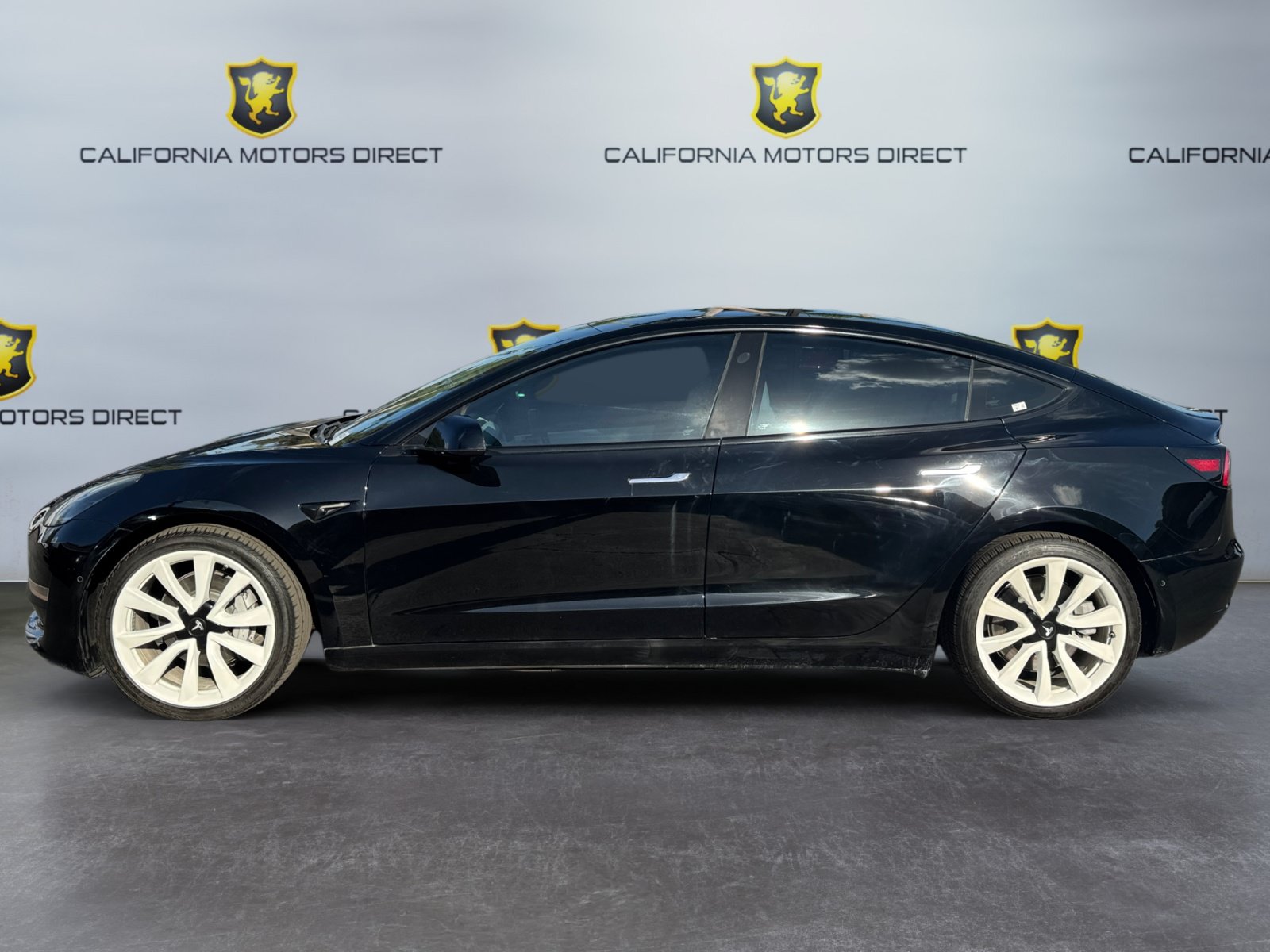 Used 2019 Tesla Model 3 Standard Range Plus RWD image 2