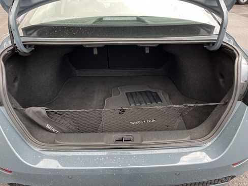 Used 2025 Nissan Sentra SV w/ Trunk Package image 5