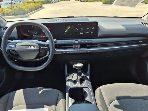 Used 2025 Kia K4 FWD image 19