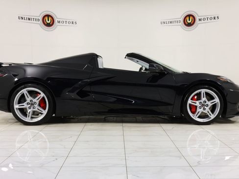 Used 2025 Chevrolet Corvette Stingray Premium Conv w/ Z51 Performance Package RWD image 2