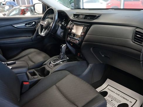 Used 2017 Nissan Rogue SV AWD/4WD image 41