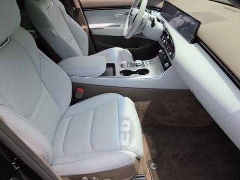 Used 2026 Genesis GV70 2.5T Advanced AWD/4WD image 19