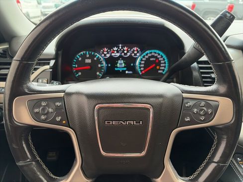 Used 2018 GMC Yukon Denali image 13