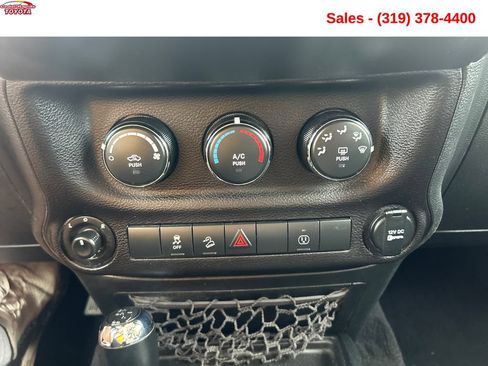 Used 2018 Jeep Wrangler Unlimited Sahara AWD/4WD image 24