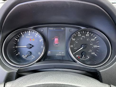 Used 2018 Nissan Rogue SV FWD image 26