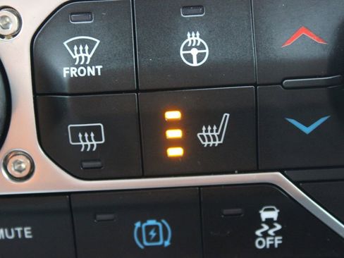 Used 2023 Jeep Wrangler Unlimited Sahara w/ Cold Weather Group AWD/4WD image 44