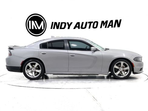 Used 2016 Dodge Charger R/T w/ Navigation & Travel Group RWD image 3