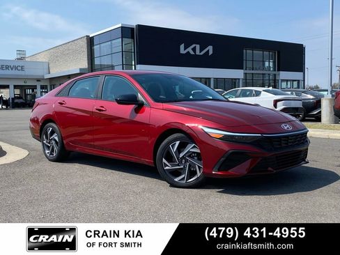 Used 2025 Hyundai Elantra Sport image 1