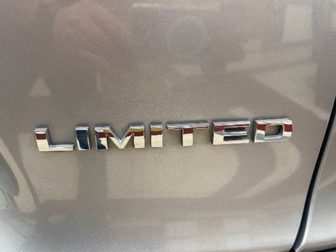 Used 2020 Jeep Cherokee Limited FWD image 9