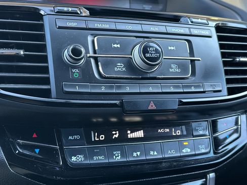 Used 2017 Honda Accord Sport Special Edition image 19