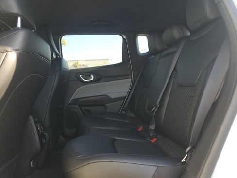 New 2026 Jeep Compass Latitude image 7