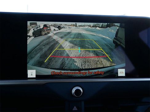 Used 2025 Toyota Crown Signia XLE image 19