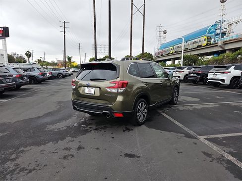 Used 2022 Subaru Forester Limited w/ Popular Package #3 image 7