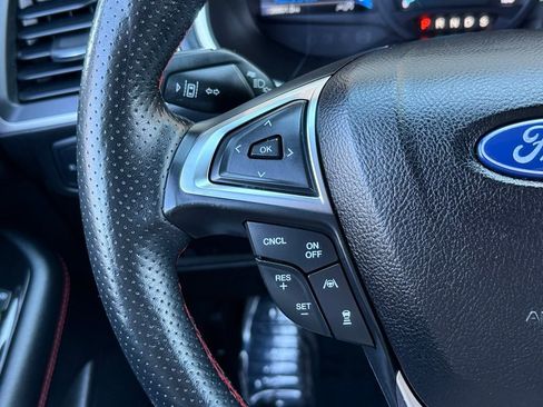 Used 2020 Ford Edge ST-Line image 34